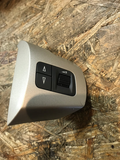 Original Opel Corsa D Lenkrad Radiobedienung  NEU