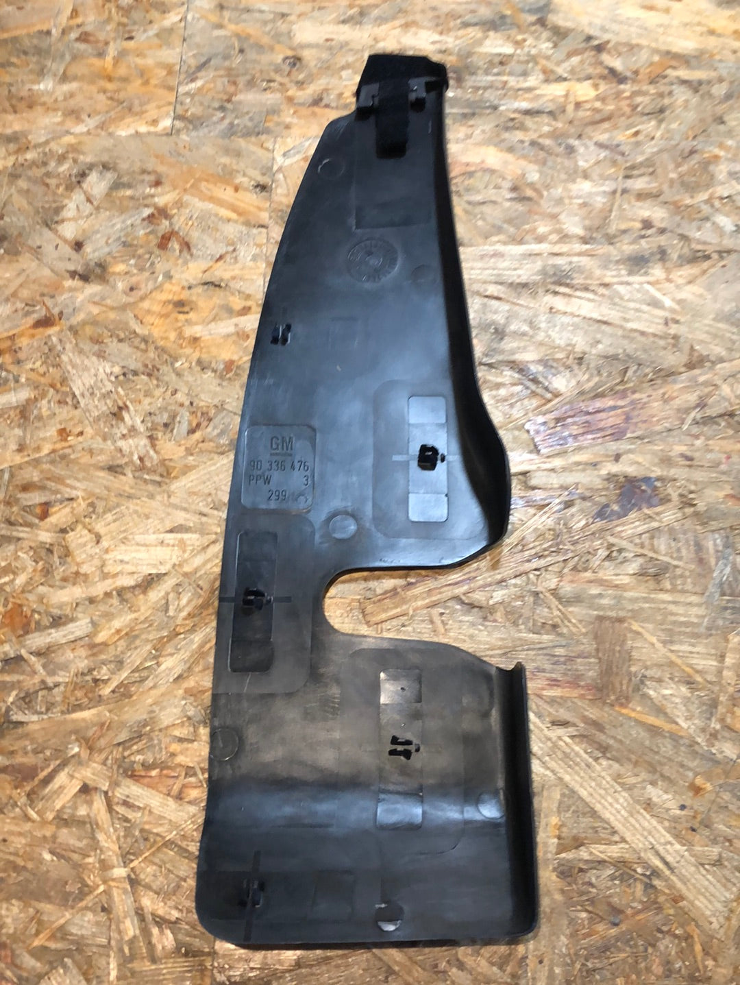 Original GM Opel Omega A Abdeckung Fensterschacht B-Säule rechts Neu