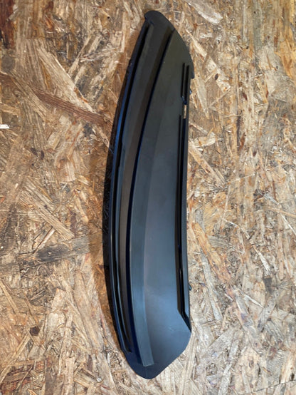 Original GM Opel Omega B Facelift Einsatz Frontverkleidung hinten rechts Neu