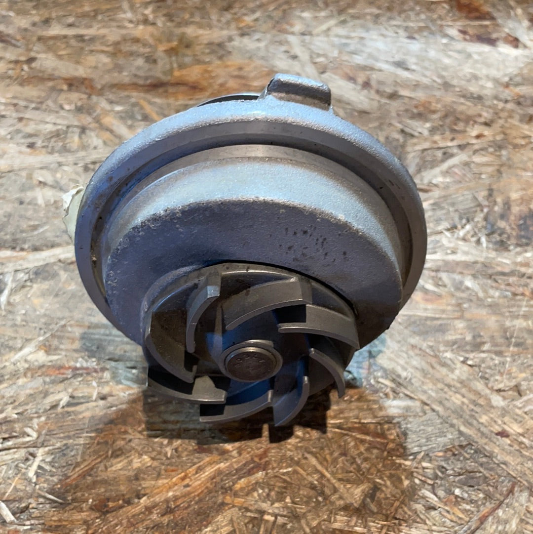Original GM Opel Kadett E Ascona C Manta Rekord E Wasserpumpe Neu