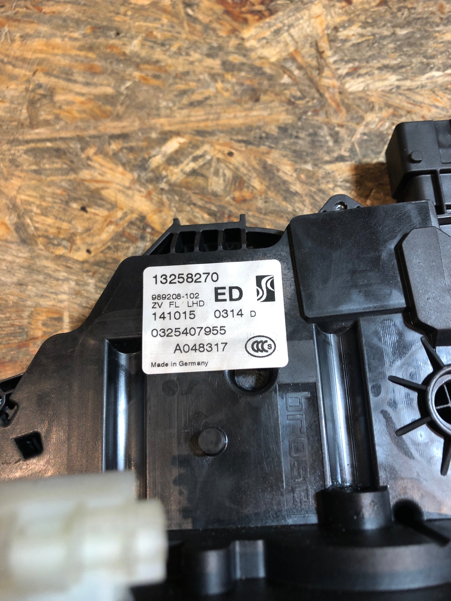 Original Opel Corsa D Türschloss vorne links Neu