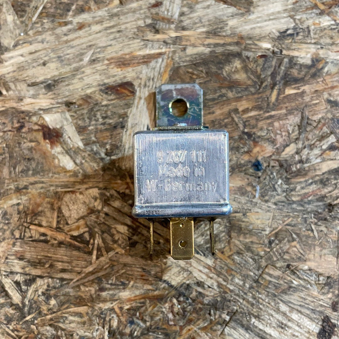 Original GM Opel Corsa A Relais Nebelscheinwerfer hinten Neu