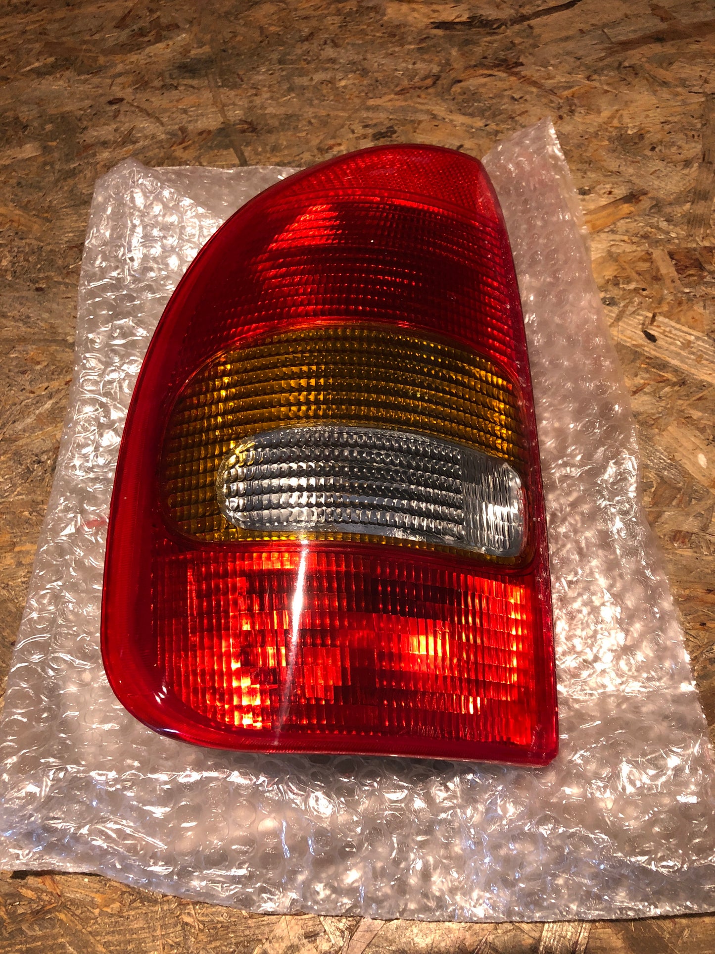 Original Opel Corsa B Rückleuchte ohne Lampenträger Neu