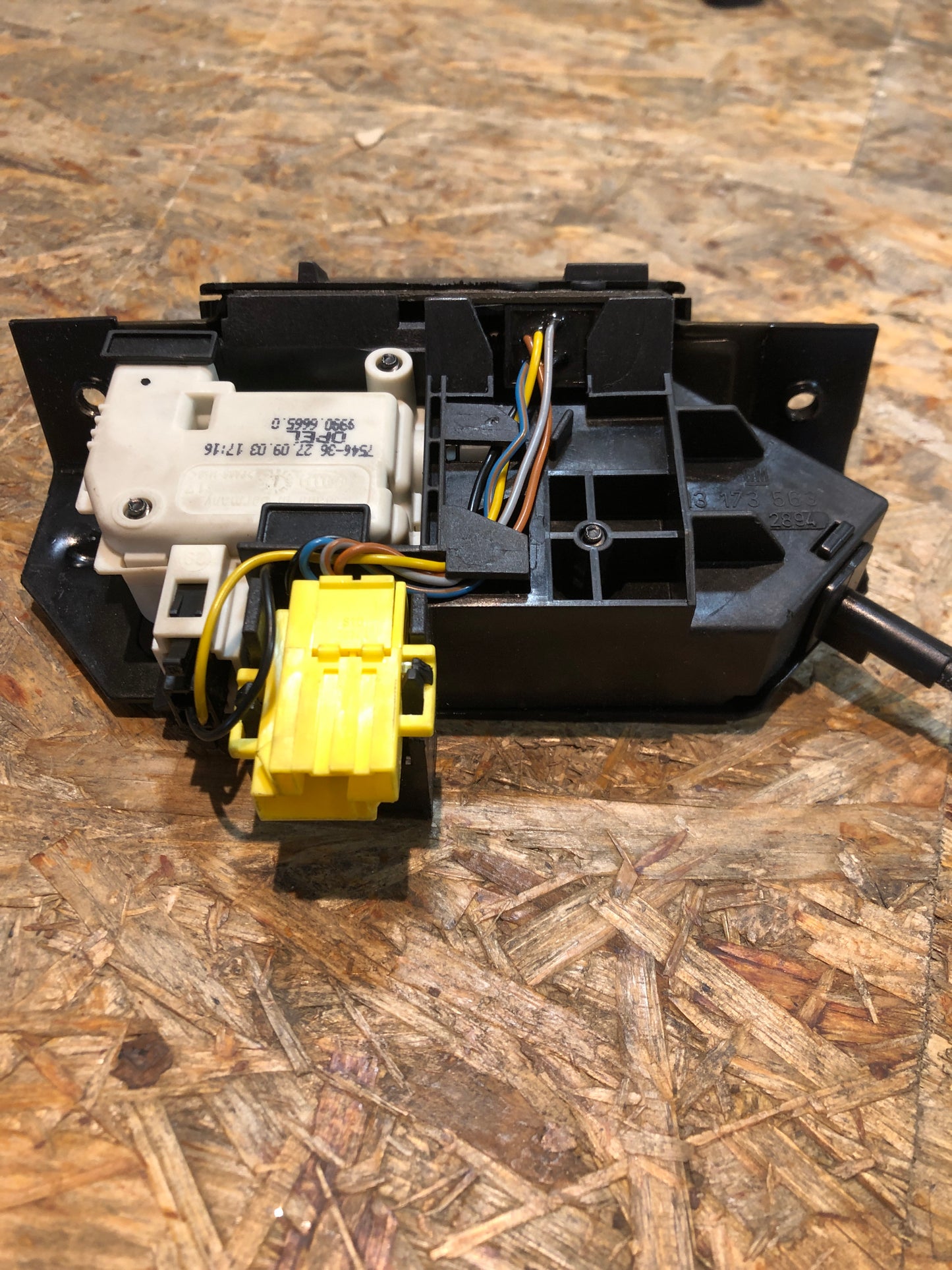 Original GM Opel Vectra C Stellmotor Heckklappenschloss Neu