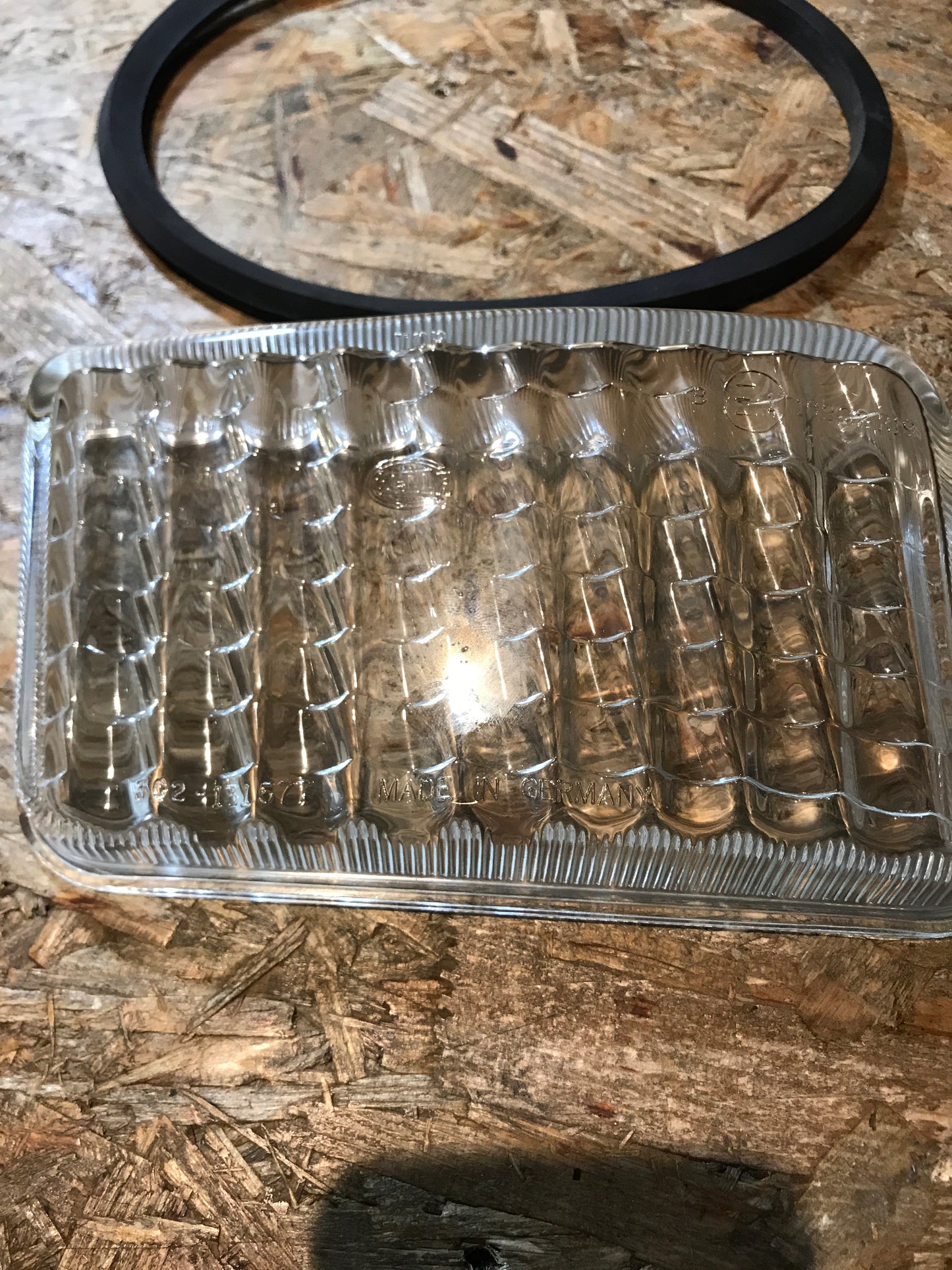 Original Omega A Nebelscheinwerfer Glas  links NEU