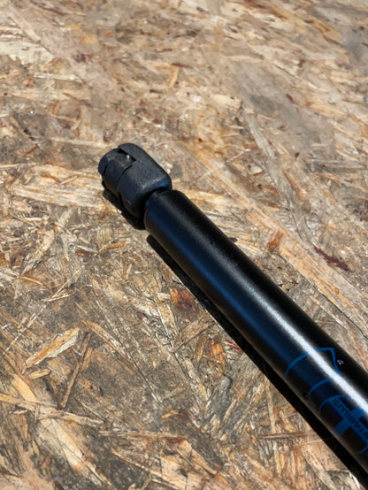 Original GM Opel Kadett E Heckklappendämpfer Neu