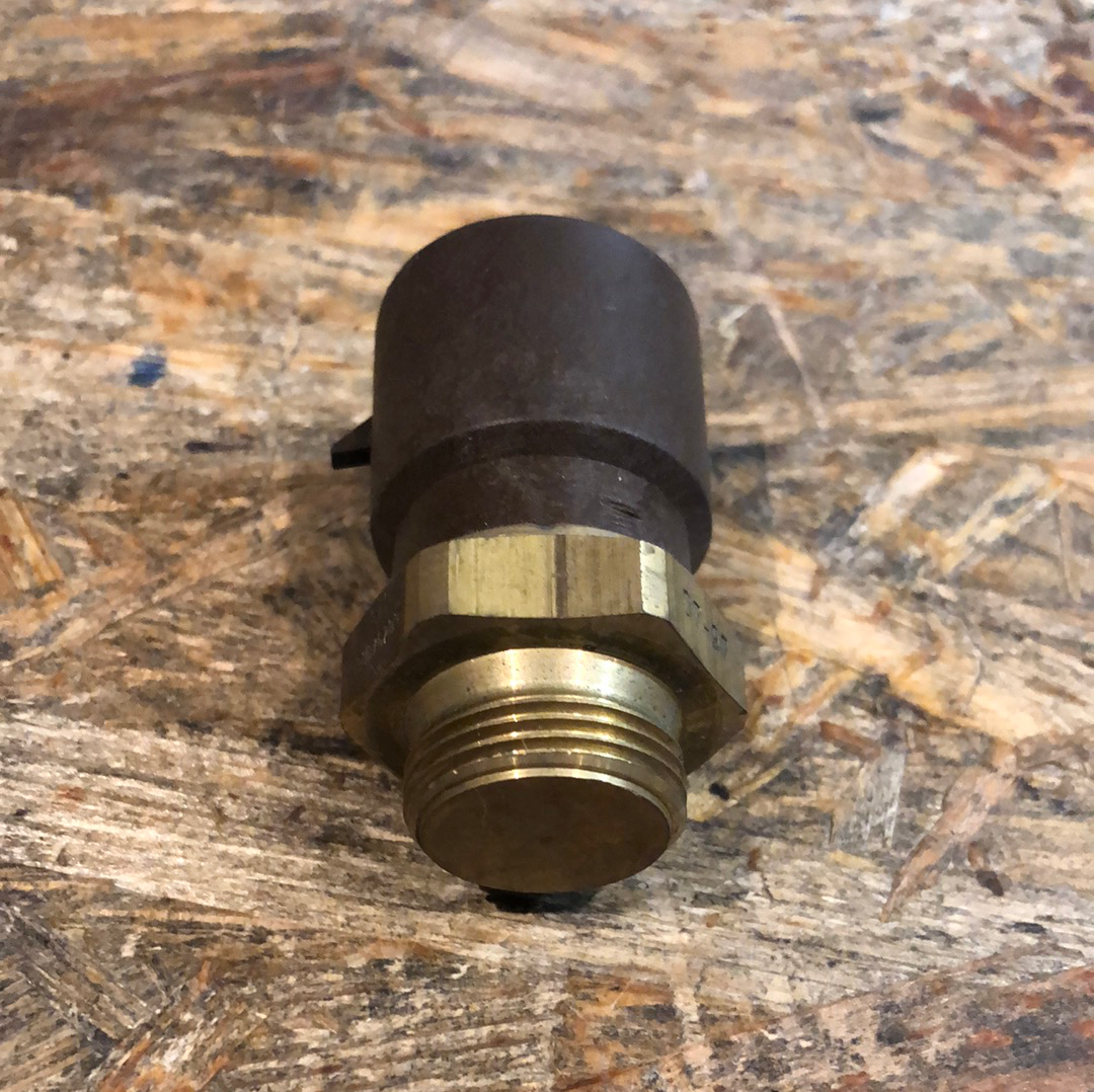 Original GM Opel Astra F Omega B Vectra A Thermostat Schalter Neu