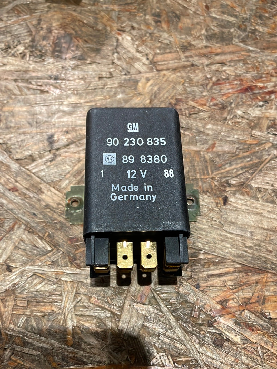 Original GM Opel Kadett E Licht Relais Neu