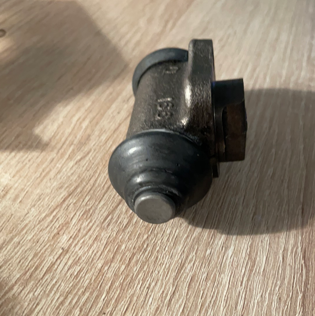 Original GM Opel Kadett E Radbremszylinder hinten Neu