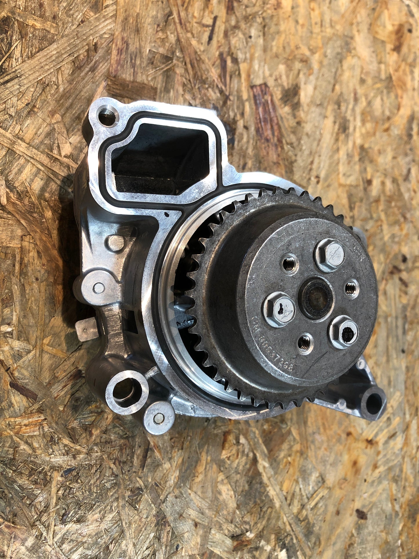 Original GM Opel Vectra C Caravan Wasserpumpe Neu