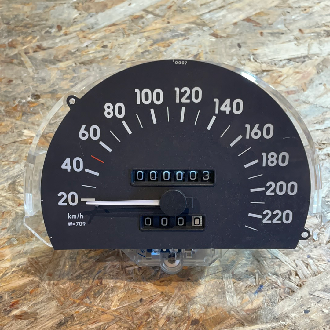 Original GM Opel Omega A Tachometer mit Tageskilometerzähler Neu