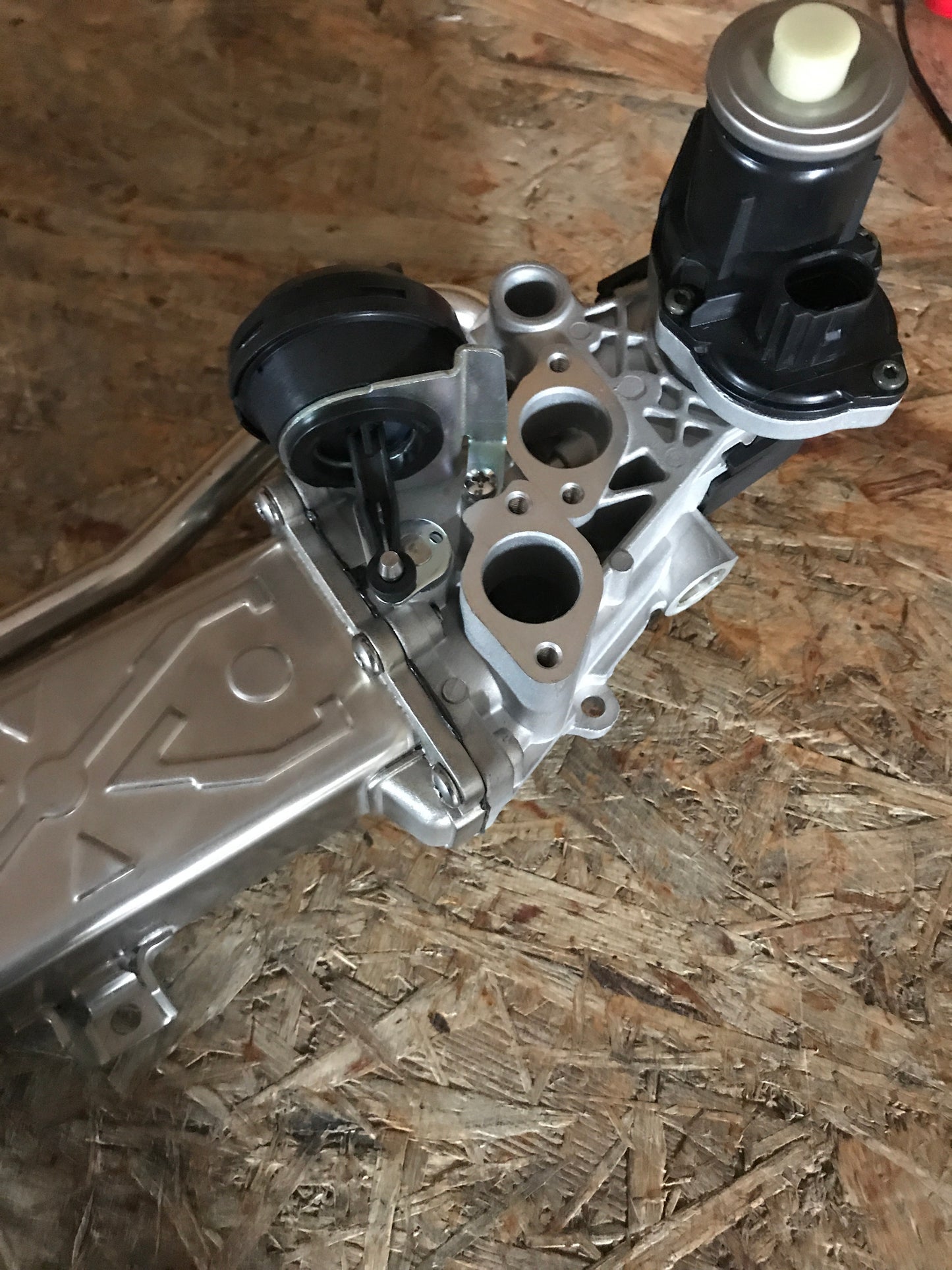 Original Seat Ibiza IV / Ibiza IV ST / Ibiza IV Sportcoupe / Skoda Fabia II / Fabia II Combi / Roomster / Roomster Praktik / VW Polo 1.2 DTI AGR-Ventil mit Kühler + Dichtungssatz NEU