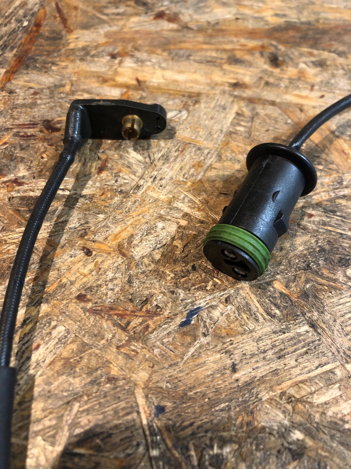 Original GM Opel Vectra B Sensor Warnkontakt Bremsverschleiß Neu