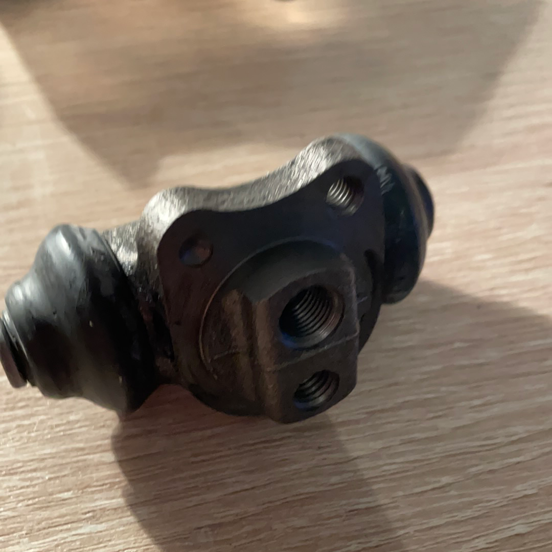 Original GM Opel Kadett E Radbremszylinder hinten Neu