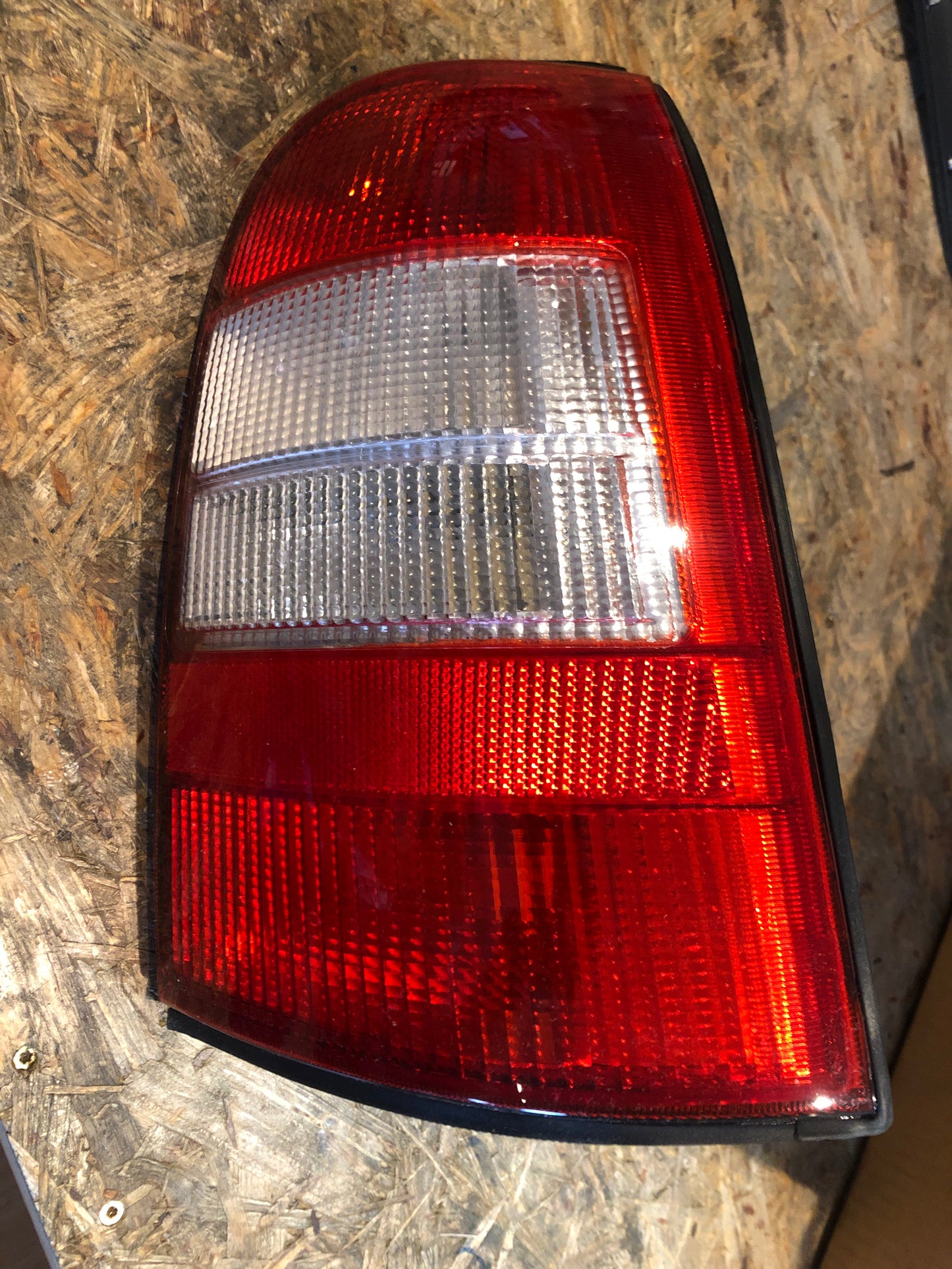 Original GM Opel Vectra B Bj. 96-02 Rücklicht rechts (Carello) Neu