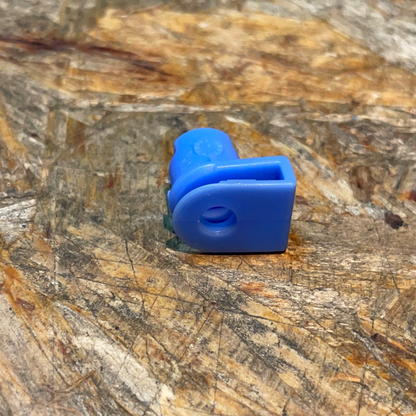 Original Chevrolet Cruze Bj. 2013 Mutter vorne Stoßstange Neu