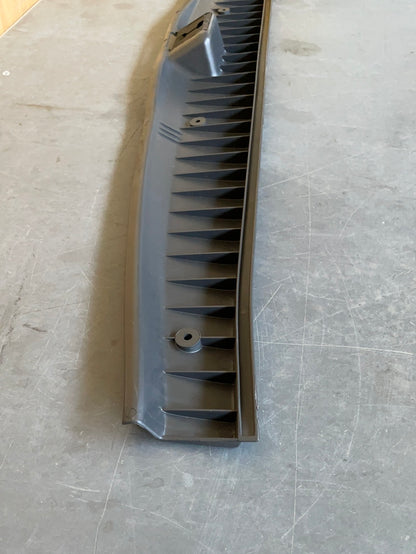 Original GM Opel Omega B Abdeckung Öffnung Kofferraum Neu