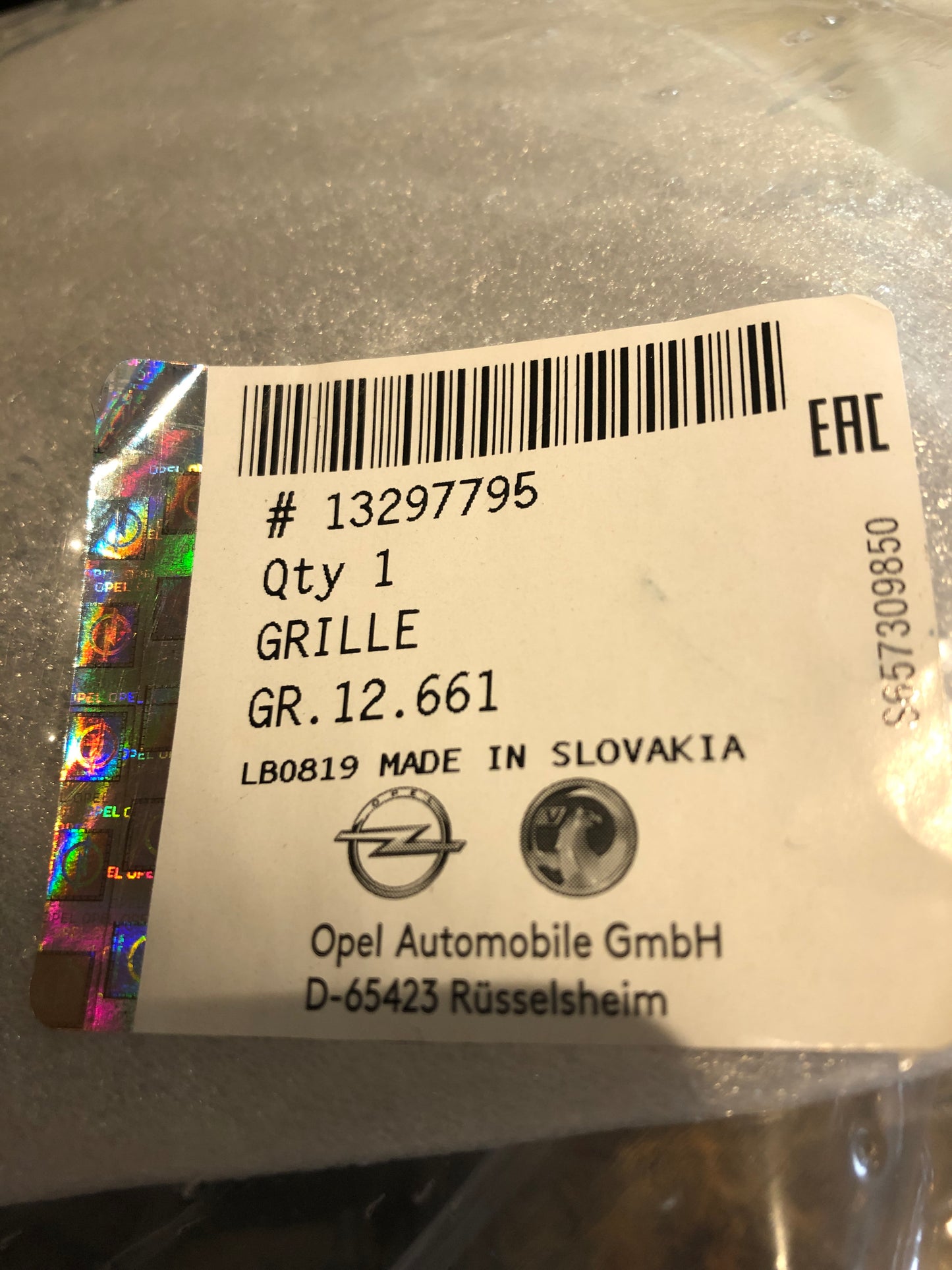 Original Opel Astra J Unterer Kühlergrill Neu
