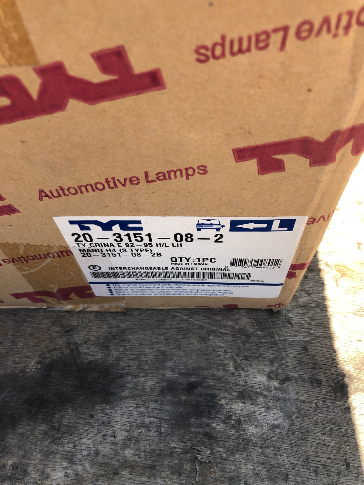 Original TYC Toyota Crina E Scheinwerfer links Neu