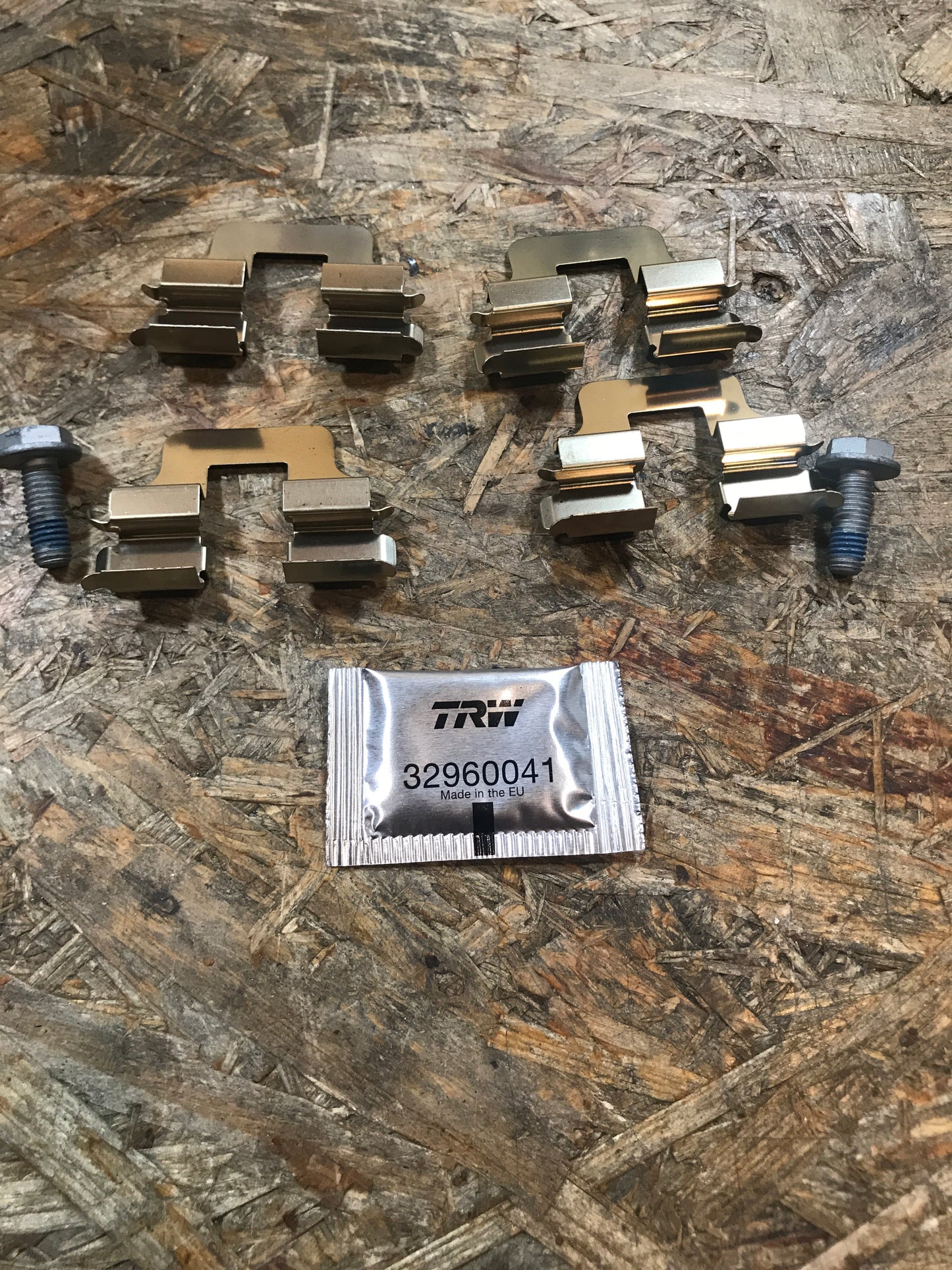 Original Opel Corsa C Tigra B 1.4 , 1.8 Tigra Roadster bis bj. 06 Bremsbeläge Satz hinten NEU