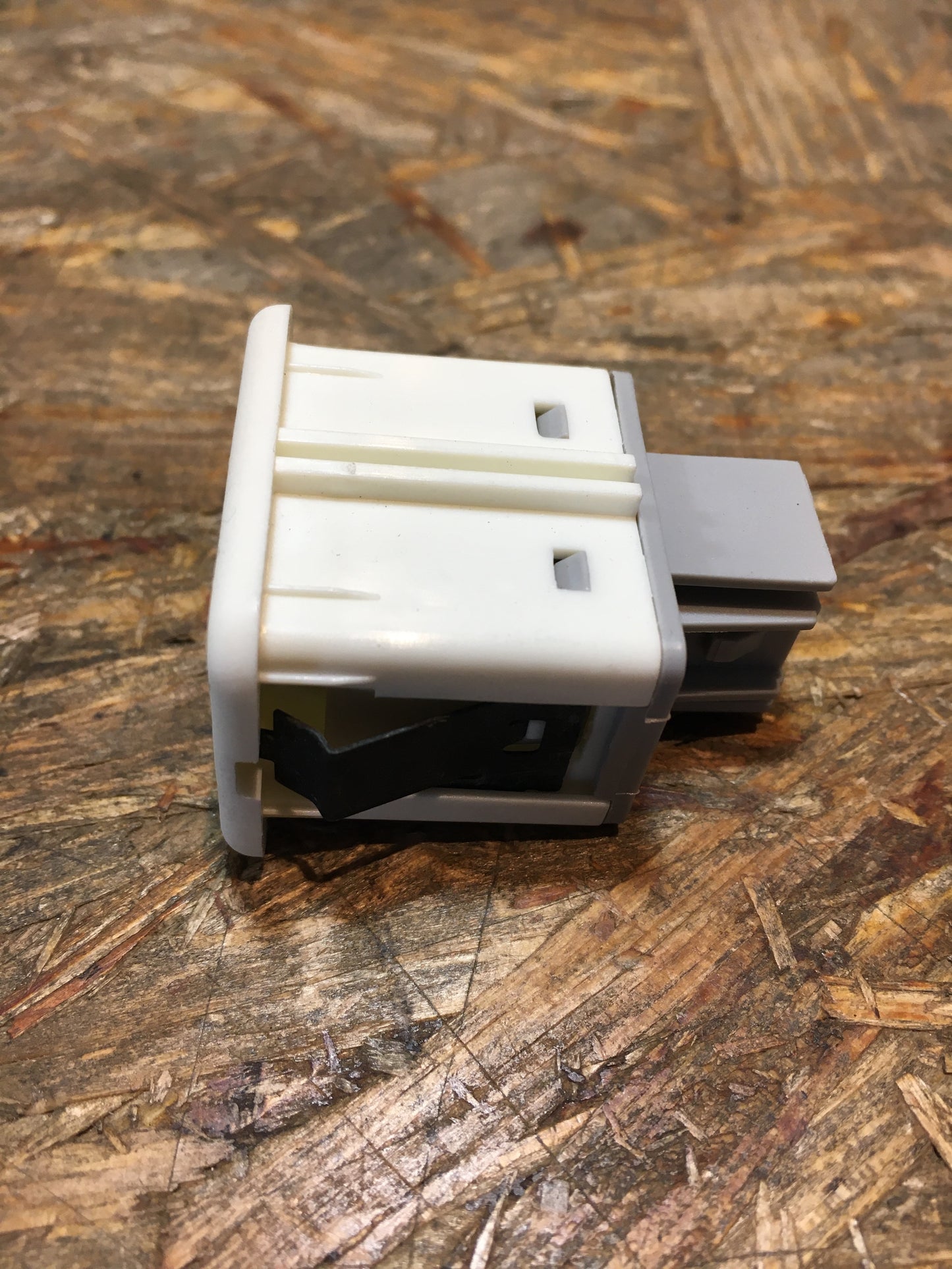 Original Chevrolet Aveo USB Anschluss NEU