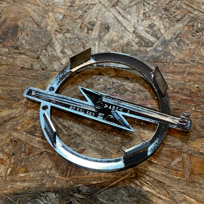 Original GM Opel Corsa B Emblem Kühlergitter Neu
