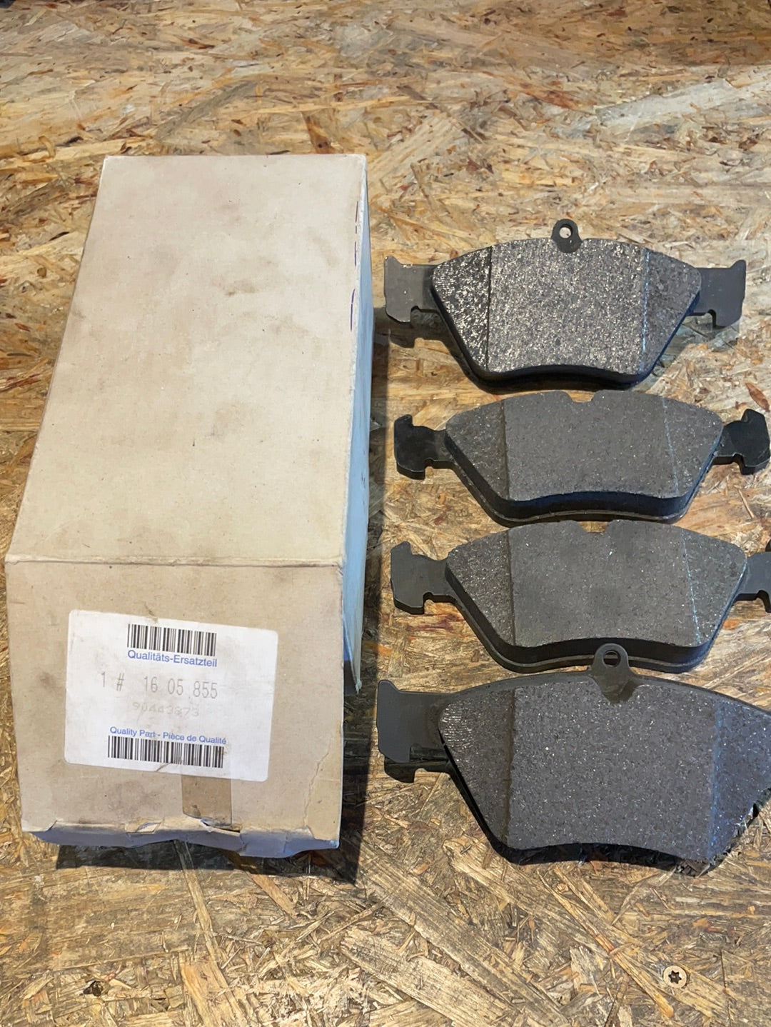 Original GM Opel Calibra A 2,0/2,5 Omega B 2,0 Vectra A 2,0/2,5 Saab 900 2 2,0/2,3/2,5 Bremsbeläge vorne Neu