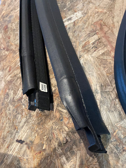 Original GM Opel GT Dichtung Kofferraumdeckel Neu