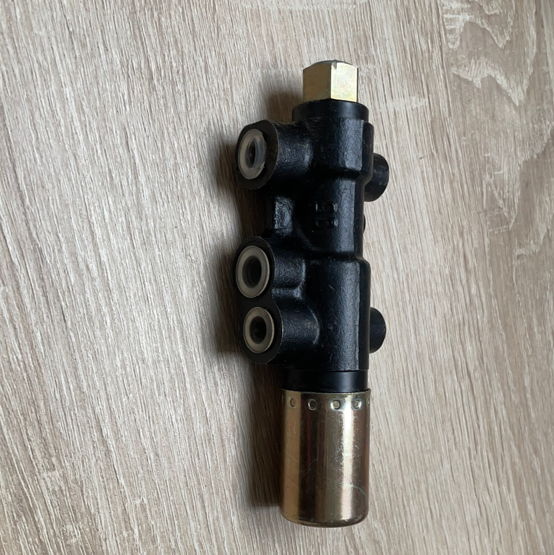Original GM Opel Kadett D ATE Bremskraftregler Neu