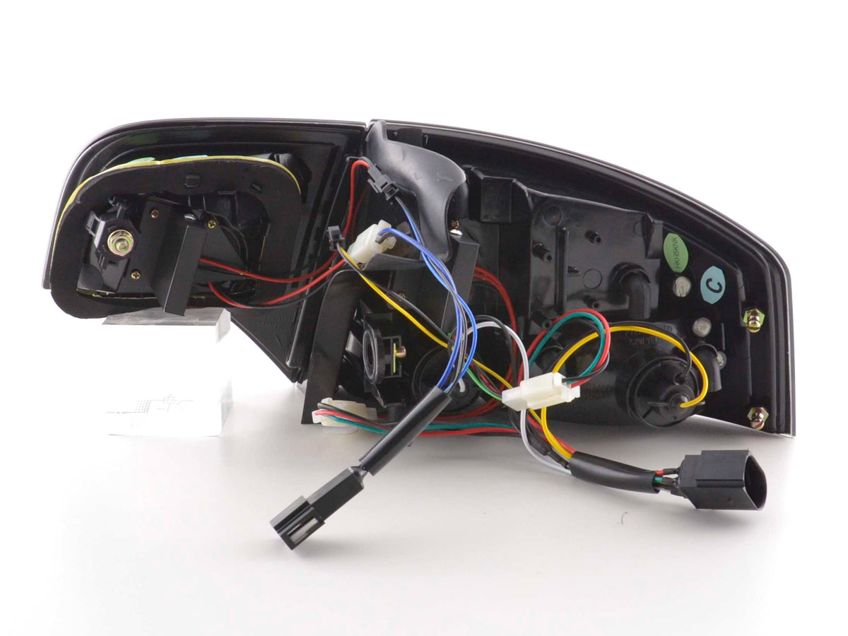 LED Rückleuchten Set Audi A4 Limousine Typ 8E Bj. 04-07 rot/schwarz