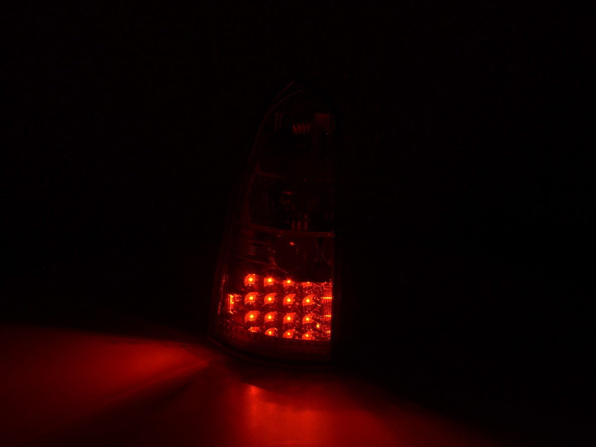 LED Rückleuchten Set Ford Focus Turnier DNW Bj. 98-04 chrom für Rechtslenker