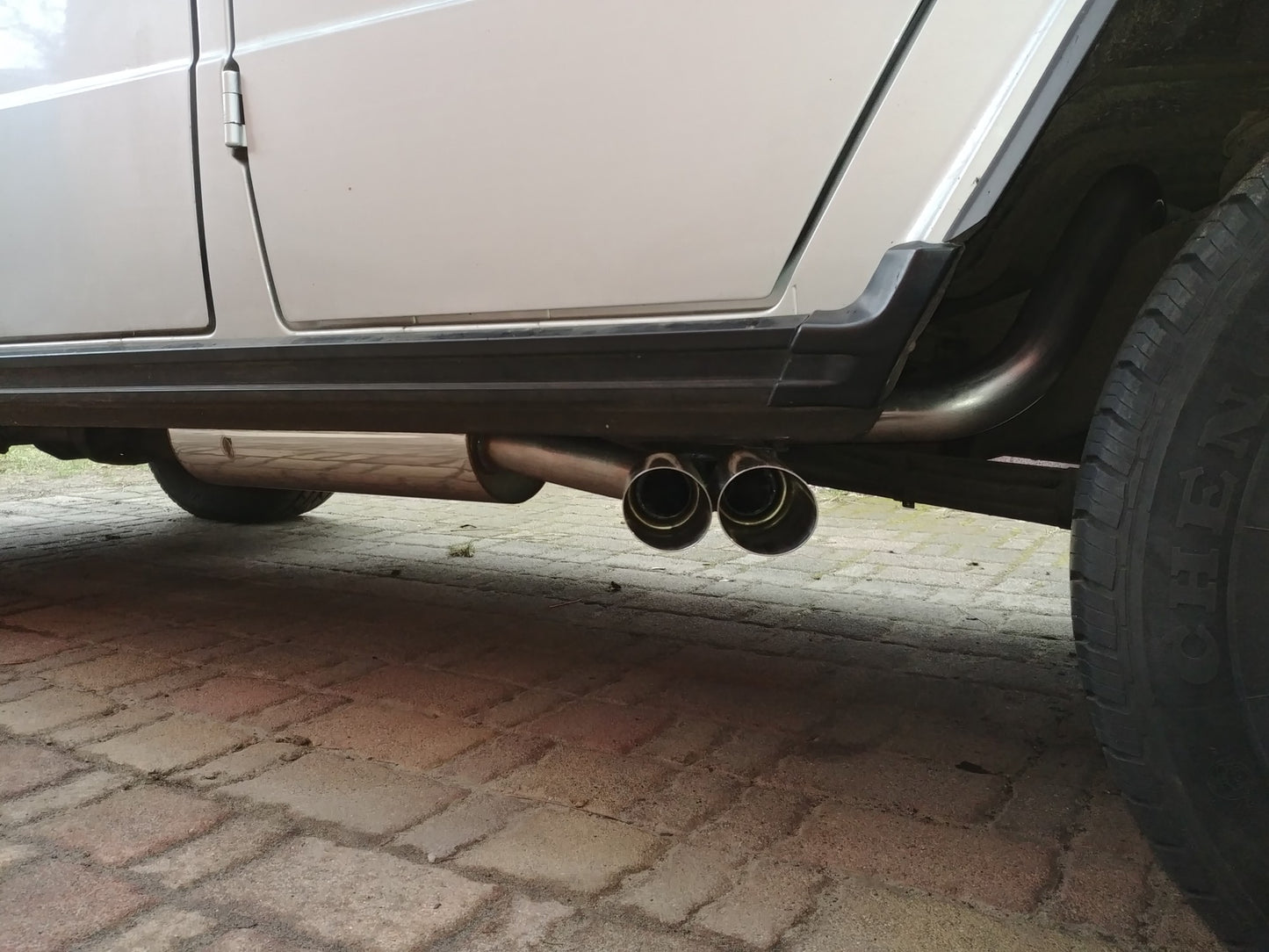 FOX Mercedes G-Klasse - 463 (ohne Trittbrett) Endschalldämpfer Ausgang seitlich - 2x76 Typ 14