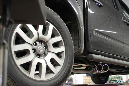 FOX Nissan Navara D40 - 3,0l dCi Endschalldämpfer Sidepipe, Ausgang rechts und links am Fahrzeug - 2x90 Typ 16 rechts/links