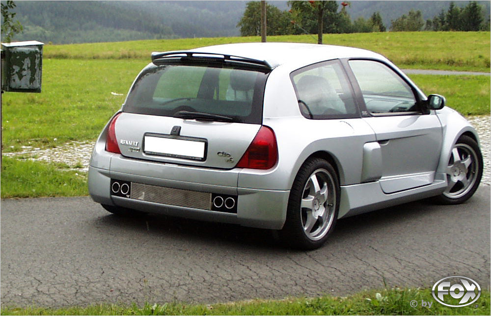 FOX Renault Clio II V6 Endschalldämpfer quer Ausgang rechts/links - 2x76 Typ 12 rechts/links - Wird mit polierten Abdeckblech für Heckschürze geliefert