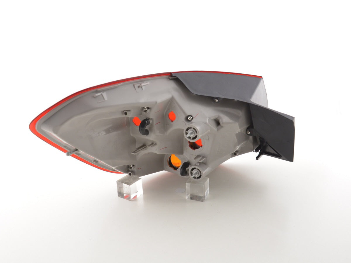 Verschleißteile Rückleuchte rechts Opel Astra J Kombi Bj. 10-12 rot