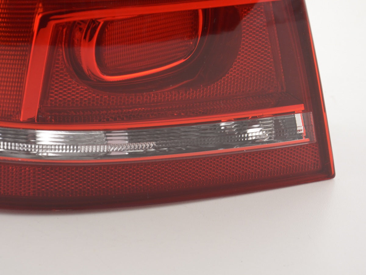 Verschleißteile Rückleuchte links VW Passat 3C Limousine Bj. 2010- rot/klar