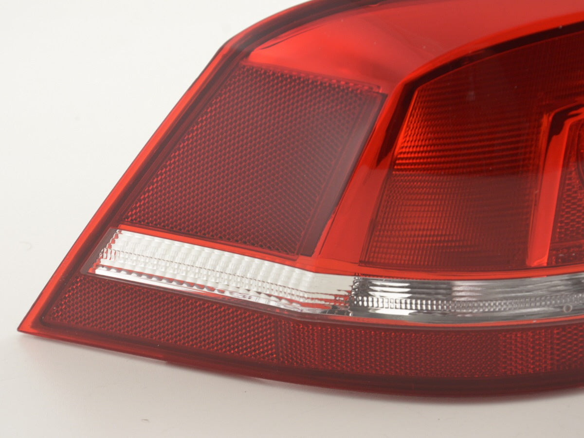 Verschleißteile Rückleuchte links VW Passat 3C Limousine Bj. 2010- rot/klar