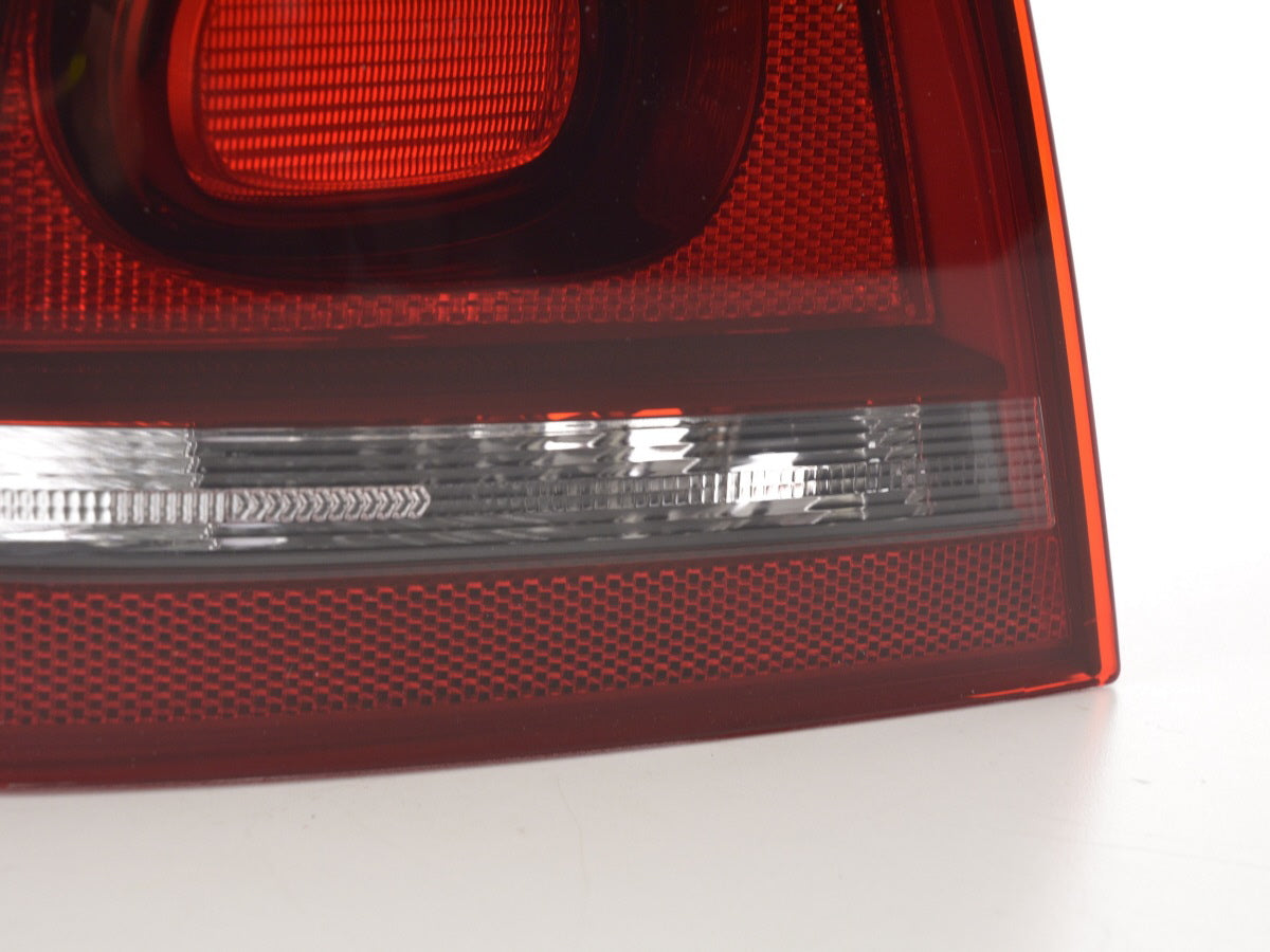 Verschleißteile Rückleuchte links VW Passat 3C Limo Bj. 10-14 schwarz